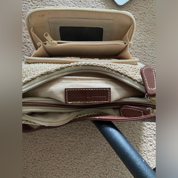 Frankie and Johnnie Over The Shoulder Purse - Picture 4 of 4